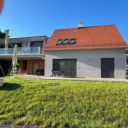 Paradies Apartmán *